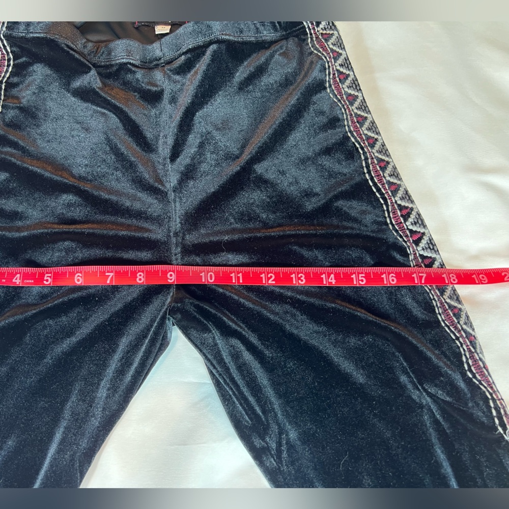 Johnny Was Workshop Blair Velvet Leggings, size Medium - Picture 10 of 15